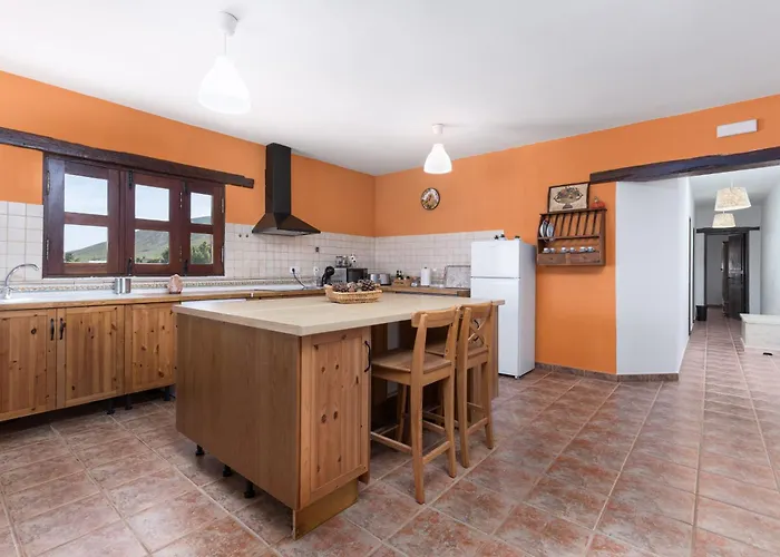 Дом отдыха Home2Book Casa Maria Rustic Escape In Villaverde Ла-Олива